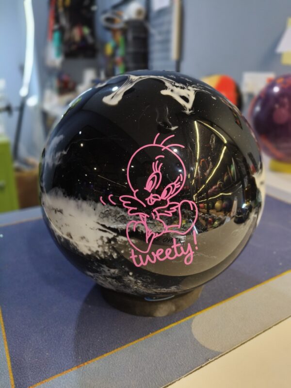 DC Hero Looney Tunes Bowling ball - Image 4